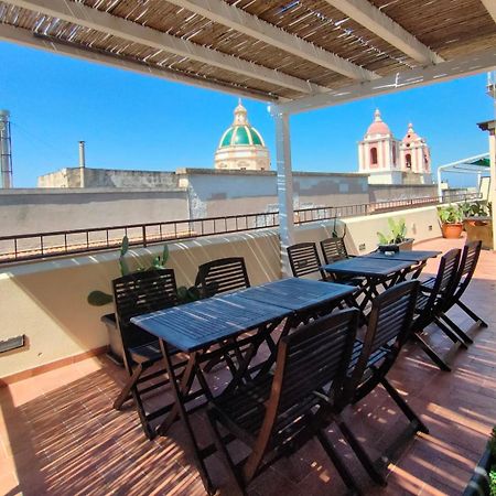 Aparthotel Palazzo Dei Corsari Trapani Esterno foto
