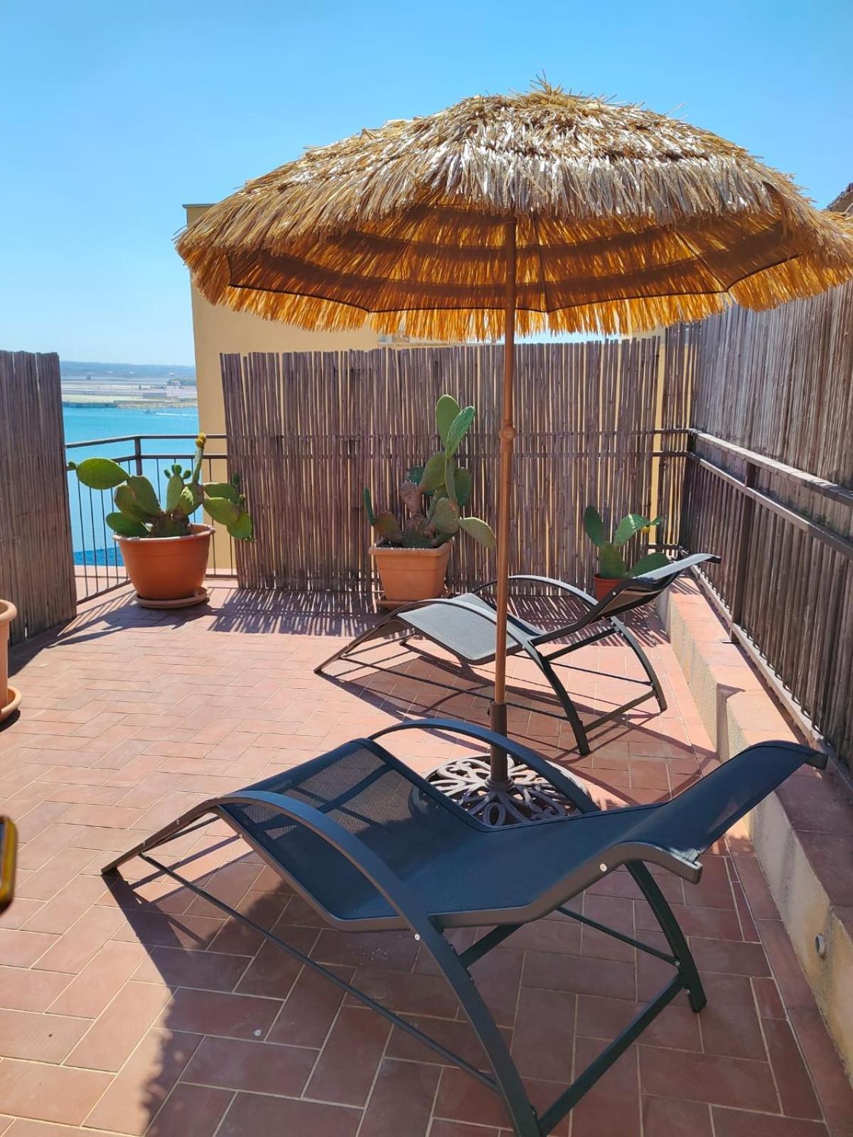 Aparthotel Palazzo Dei Corsari Trapani Esterno foto