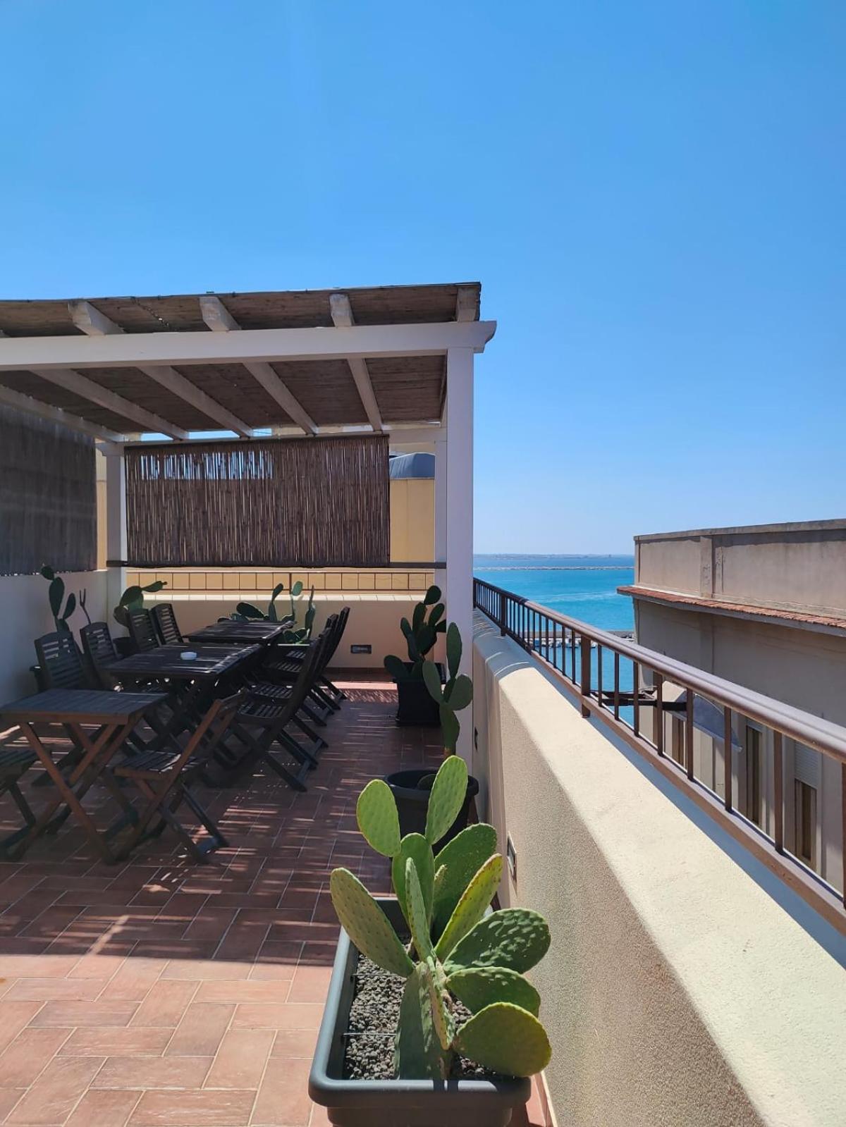Aparthotel Palazzo Dei Corsari Trapani Esterno foto