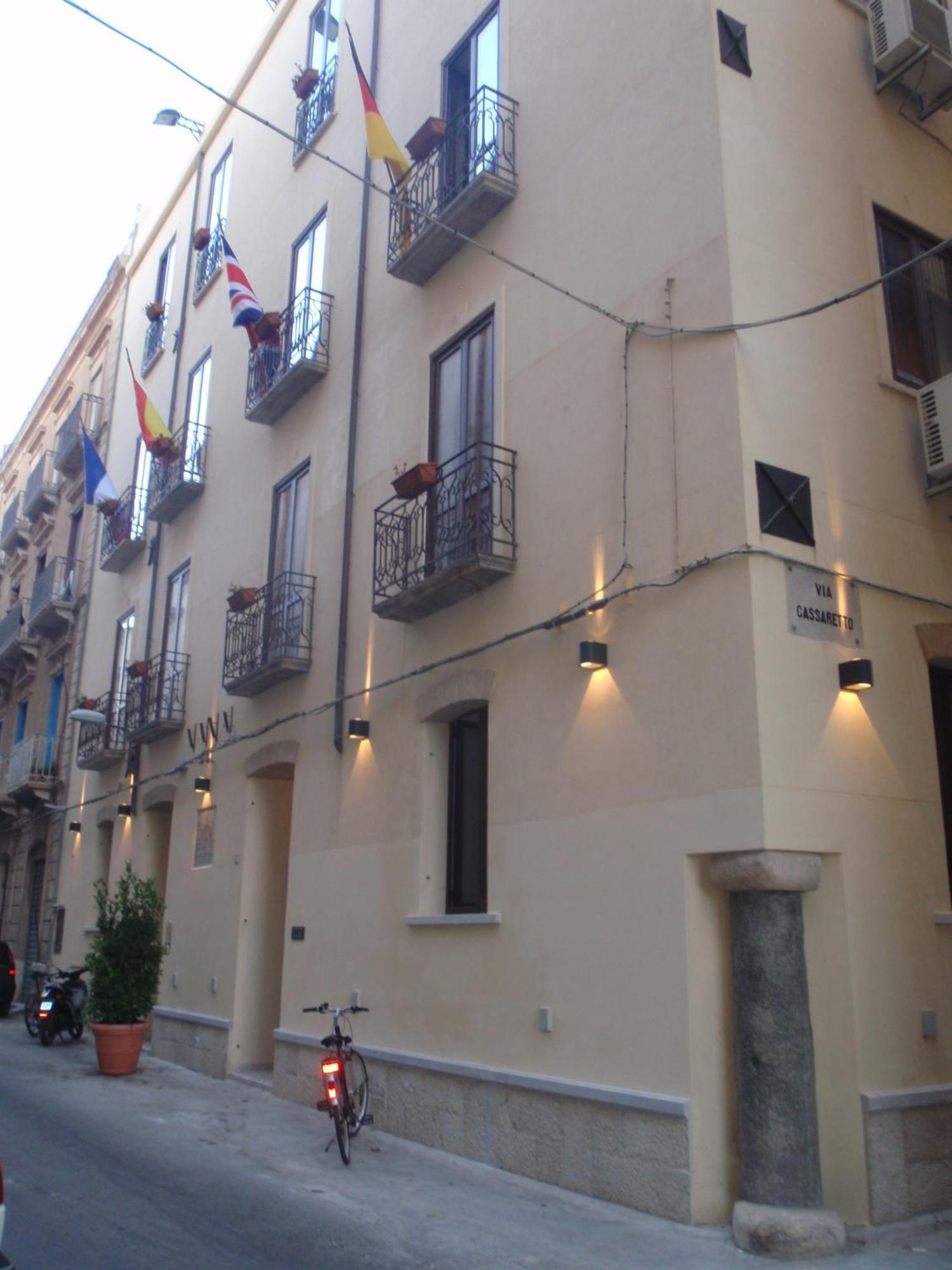 Aparthotel Palazzo Dei Corsari Trapani Esterno foto